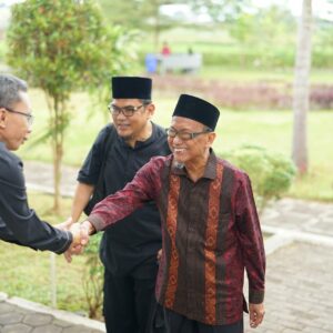 Yayasan Bakti Tunas Husada Melaksanakan Kajian Keislaman Bermasa Prof. Dr. KH. Arief Al Imron M. Pd. dengan tema Pentingnya Menuntut Ilmu